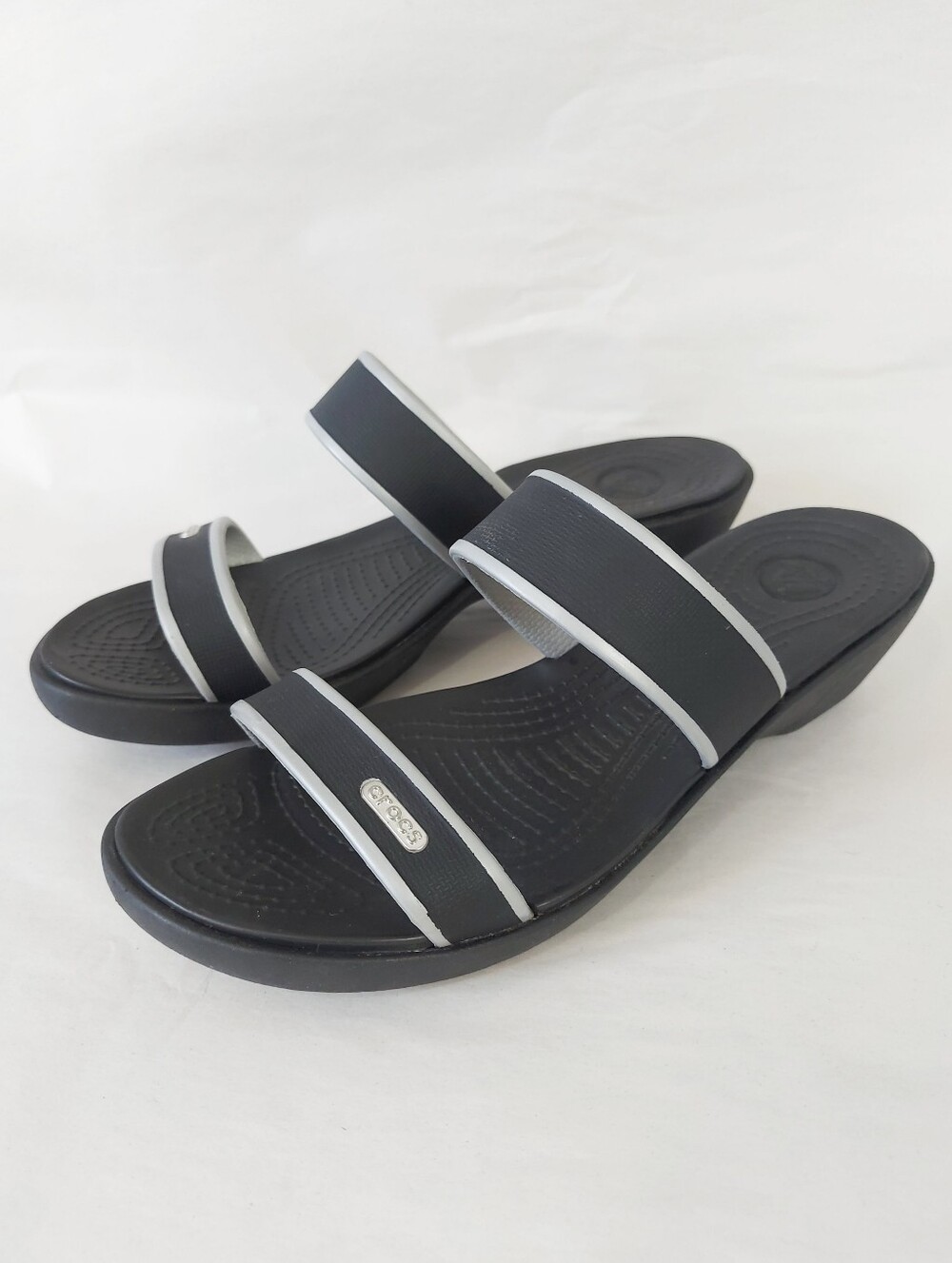 Crocs Women Double Strap Slip-on Sandals Size 9 Beach Comfort Low Heel Slide